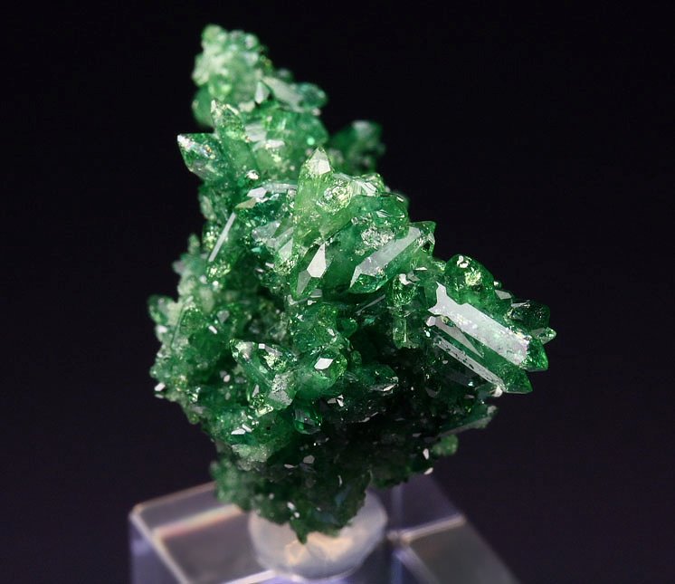 gem VESUVIANITE var. CHROMIAN bi-terminated