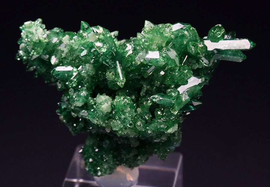 gem VESUVIANITE var. CHROMIAN bi-terminated