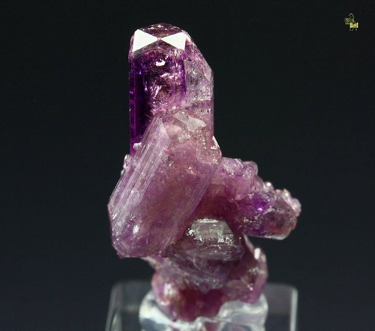 gem VESUVIANITE var. MANGANOAN bi-terminated