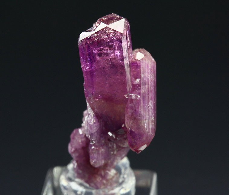 gem VESUVIANITE var. MANGANOAN bi-terminated