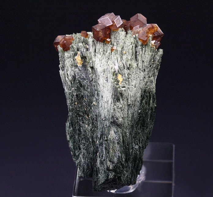 GARNET var. ANDRADITE, HEDENBERGITE