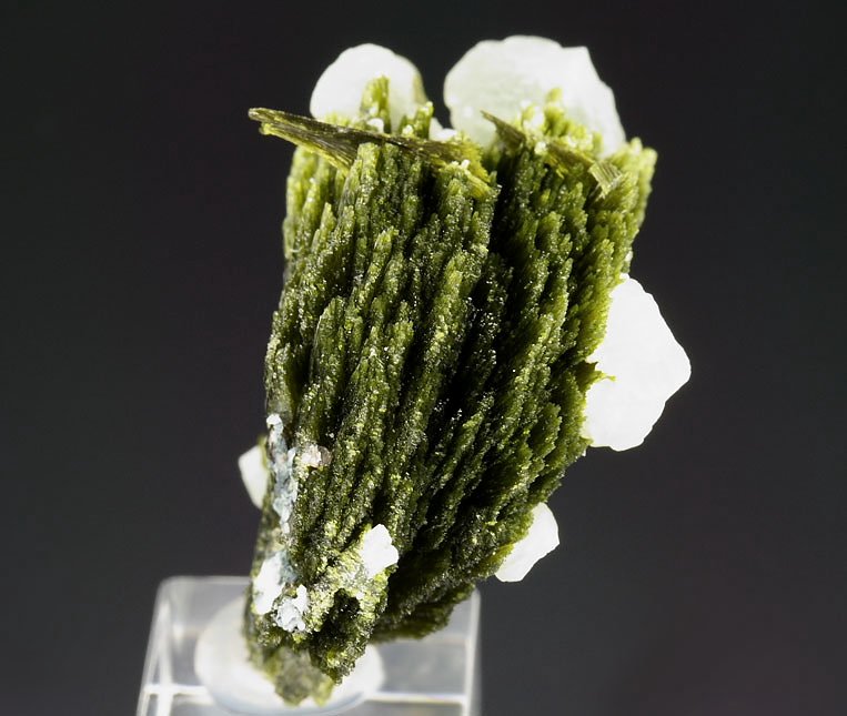 new find - EPIDOTE, PREHNITE, CLINOCHLORE