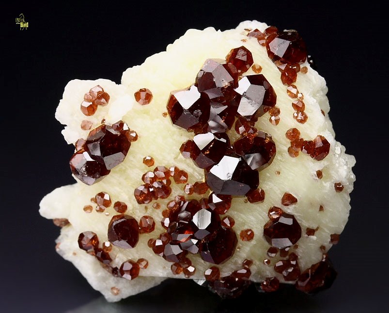 gem GARNET var. SPESSARTINE