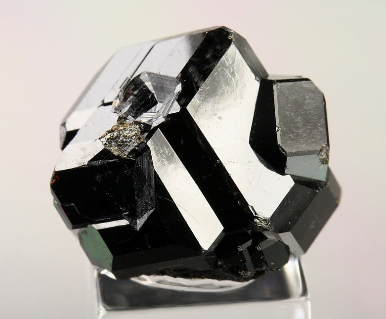 GARNET var. ANDRADITE var. MELANITE