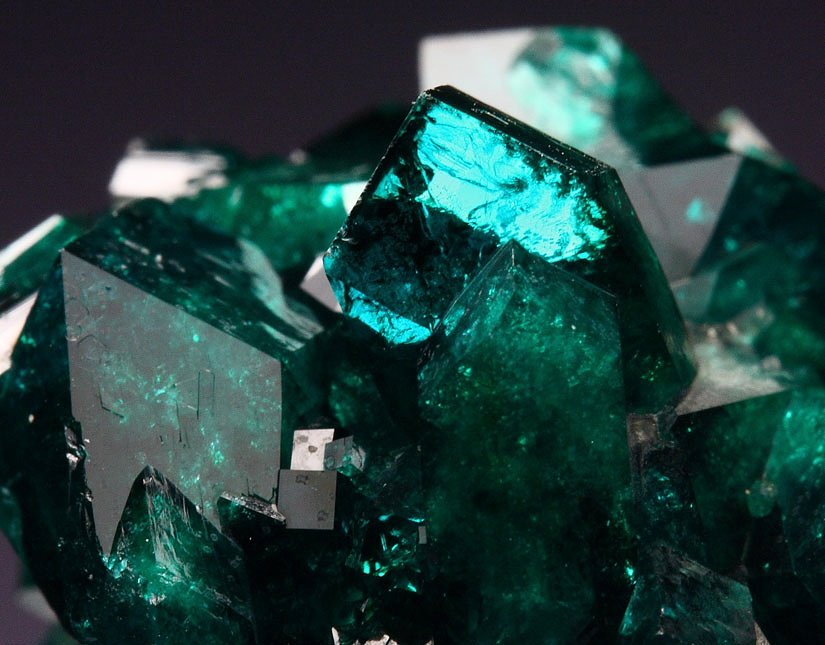 gem DIOPTASE, CALCITE