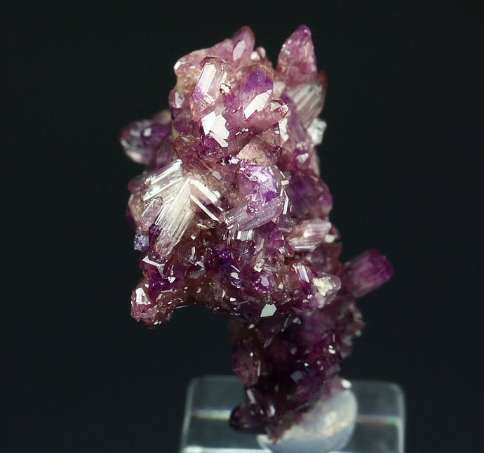 VESUVIANITE var. MANGANOAN