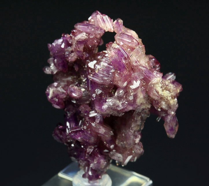 VESUVIANITE var. MANGANOAN