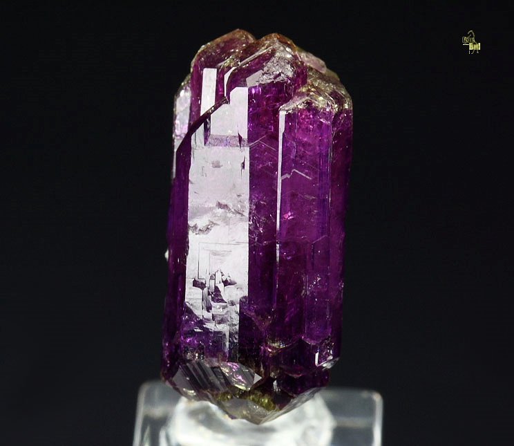 gem VESUVIANITE var. MANGANOAN bi-terminated