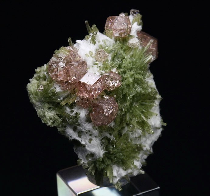 gem PINK GARNET var. GROSSULAR, WOLLASTONITE, DIOPSIDE  