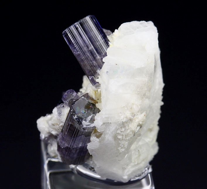 gem FLUORAPATITE, ALBITE