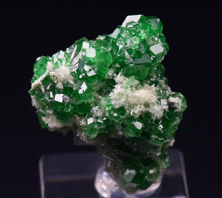 gem GARNET var. GROSSULAR var. CHROMIAN, DIOPSIDE