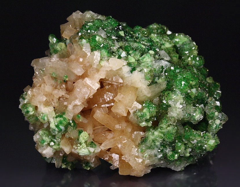 GARNET var. GROSSULAR var. CHROMIAN, PREHNITE