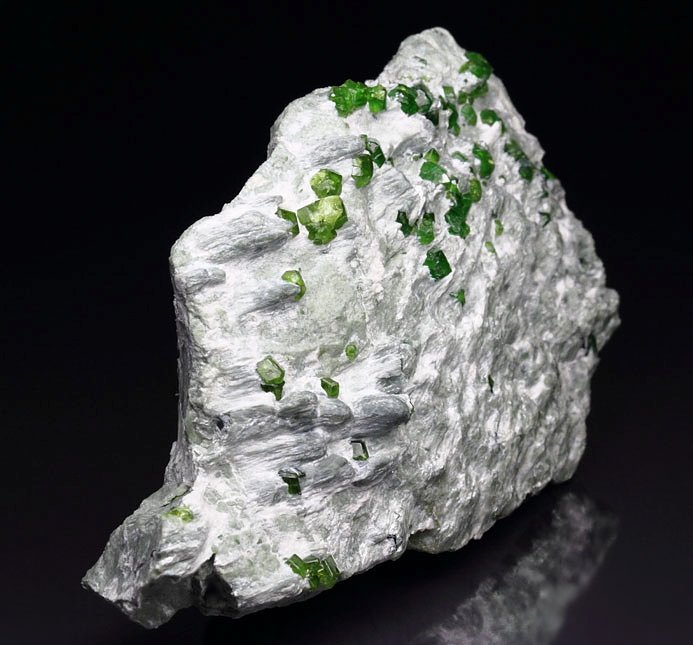 gem GARNET var. ANDRADITE var. DEMANTOID