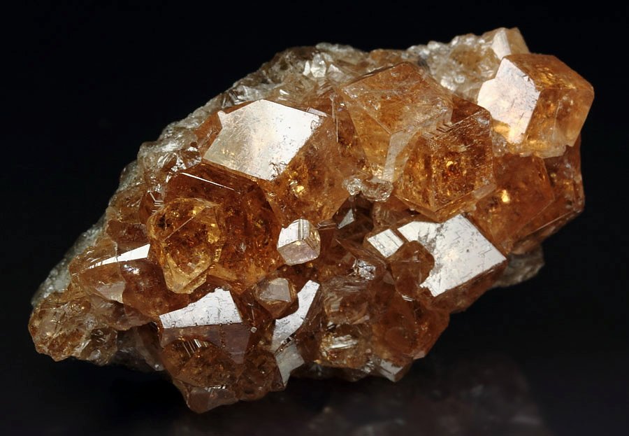 gem GARNET var. GROSSULAR