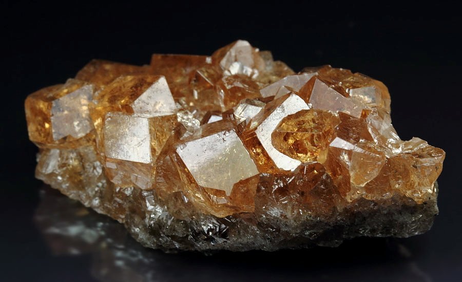 gem GARNET var. GROSSULAR