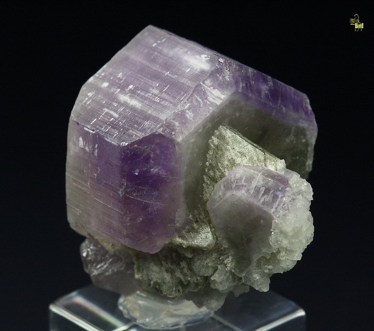 FLUORAPATITE, MUSCOVITE