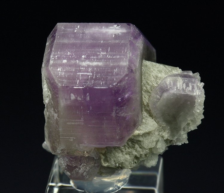 FLUORAPATITE, MUSCOVITE