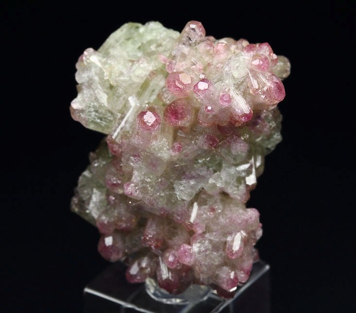 gemmy VESUVIANITE with RASPBERRY CAPS