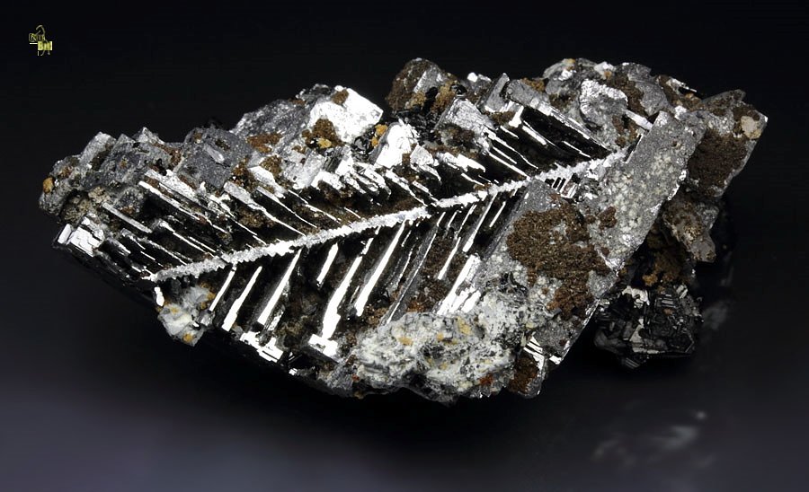 skeletal GALENA, twinned SPHALERITE tetrahedrons, QUARTZ