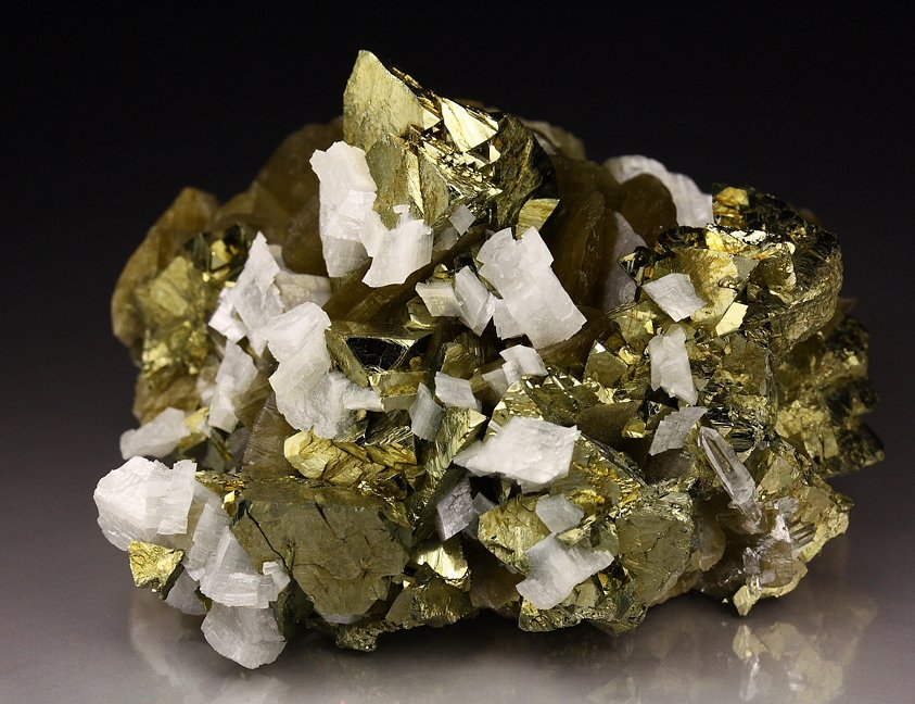 CHALCOPYRITE, SIDERITE, DOLOMITE