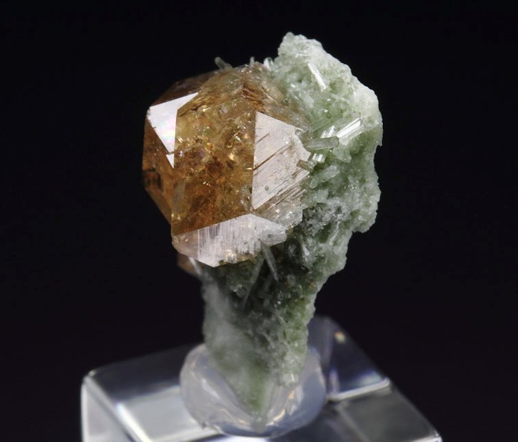 gem GARNET var. GROSSULAR, DIOPSIDE