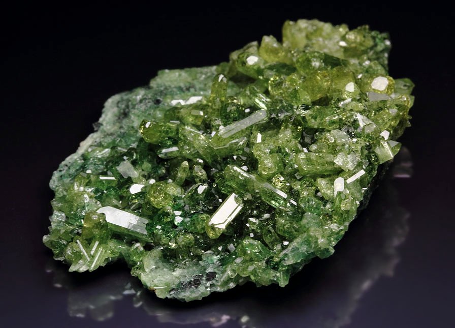 gem VESUVIANITE var. CHROMIAN bi-color