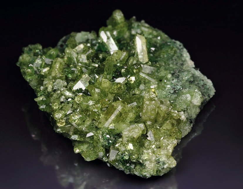 gem VESUVIANITE var. CHROMIAN bi-color