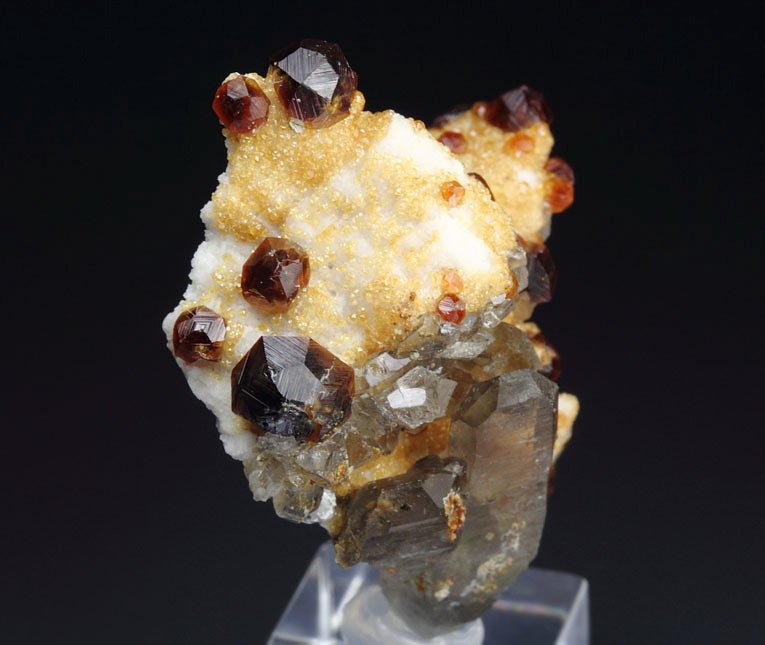 gem GARNET var. SPESSARTINE, QUARTZ var. SMOKY