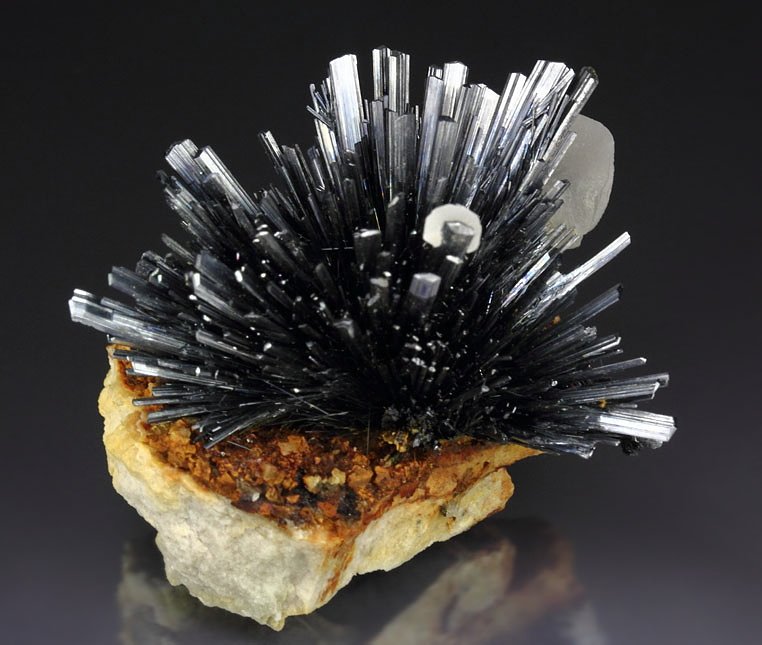 STIBNITE, CALCITE