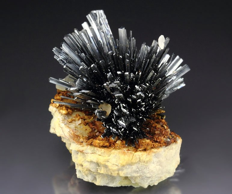 STIBNITE, CALCITE