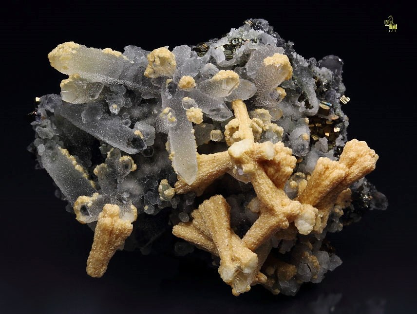 bi-terminated QUARTZ two generations, CALCITE, PYRITE