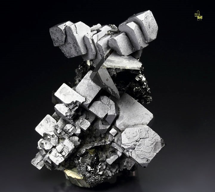 skeletal GALENA, SPHALERITE octahedron, PYRITE, QUARTZ