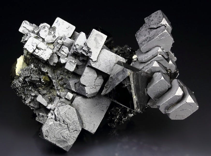 skeletal GALENA, SPHALERITE octahedron, PYRITE, QUARTZ