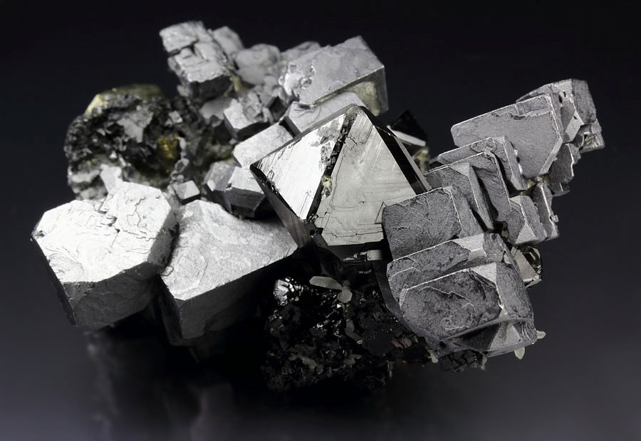 skeletal GALENA, SPHALERITE octahedron, PYRITE, QUARTZ