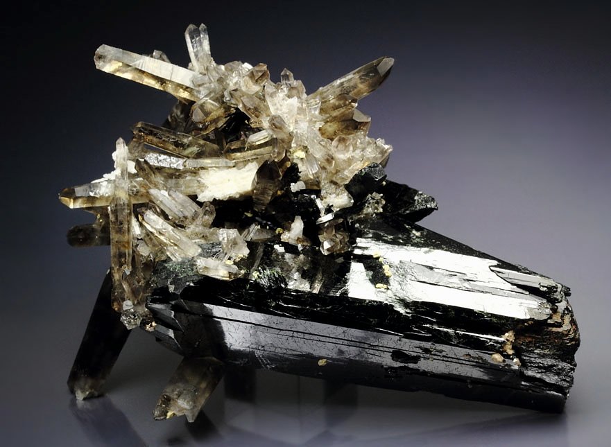 AEGIRINE, bi-terminated QUARTZ var. SMOKY, FELDSPAR