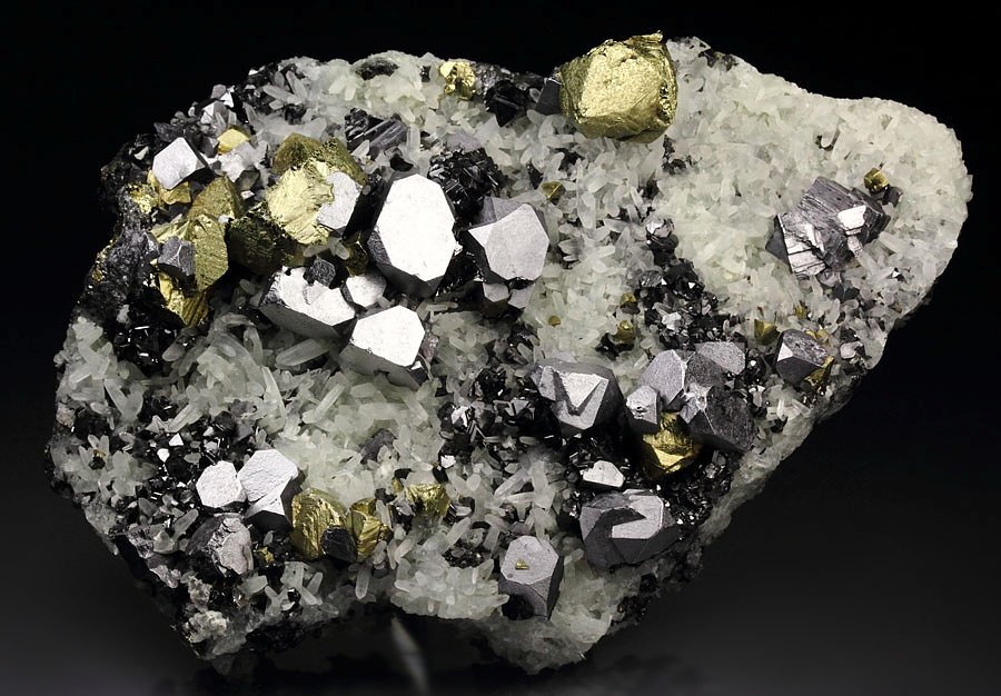 twinned GALENA, CHALCOPYRITE, SPHALERITE, QUARTZ