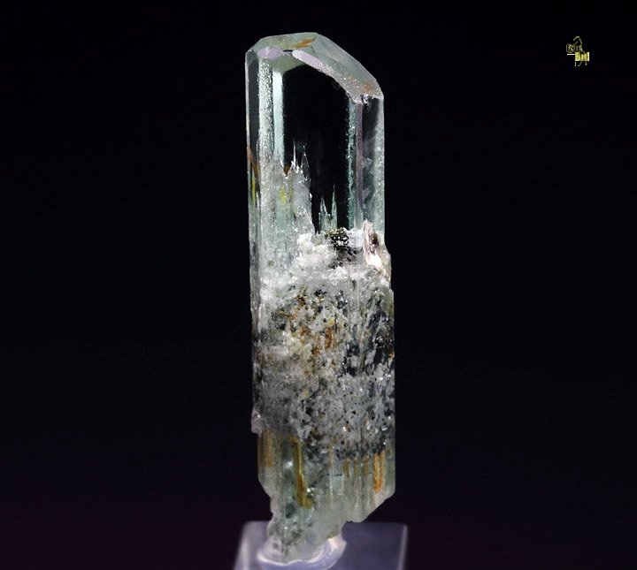 gem BERYL var. AQUAMARINE with HEMATITE inclusions