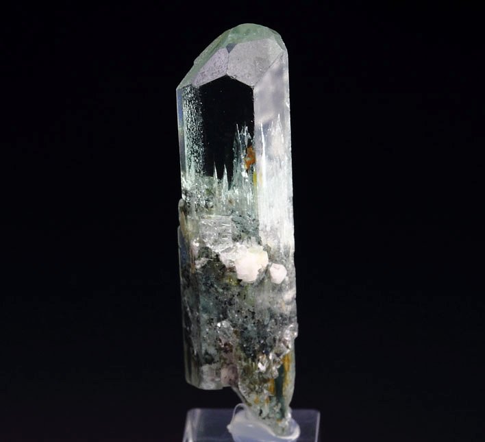 gem BERYL var. AQUAMARINE with HEMATITE inclusions