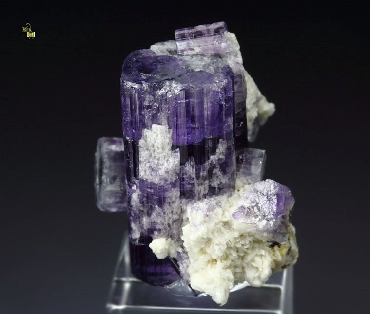 gem FLUORAPATITE, ALBITE