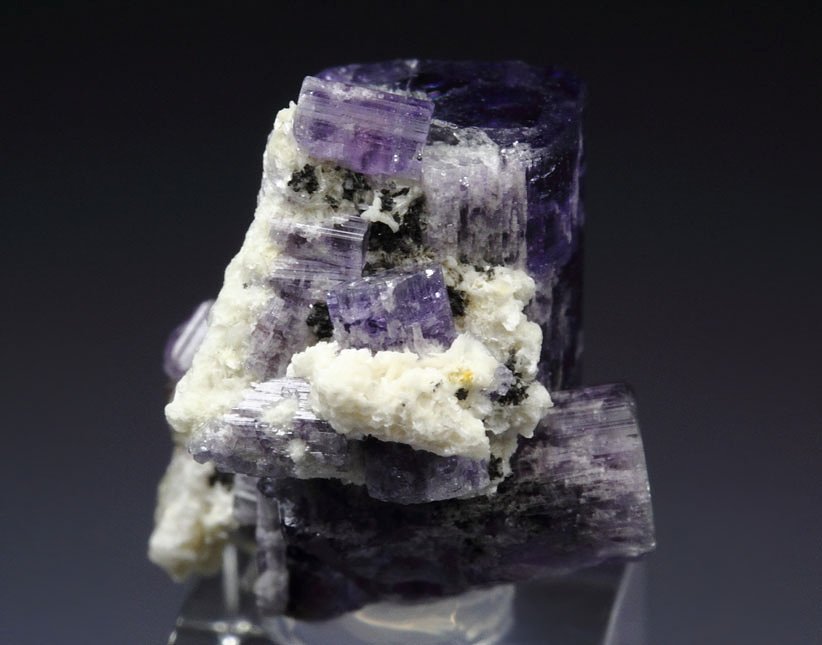 gem FLUORAPATITE, ALBITE