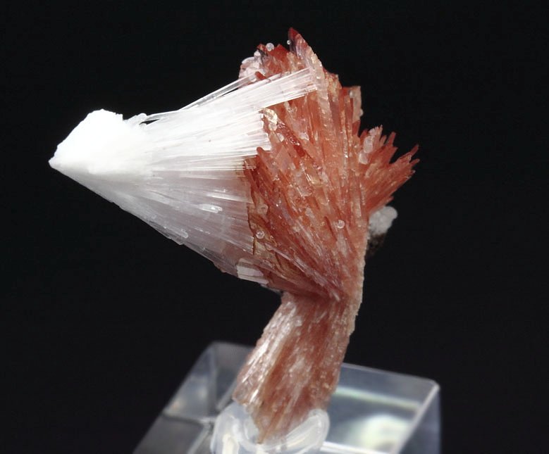 INESITE, NATROLITE