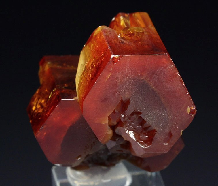 gemmy skeletal VANADINITE