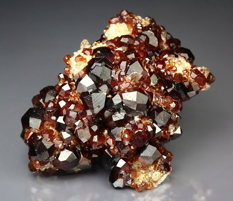 gem GARNET var. SPESSARTINE