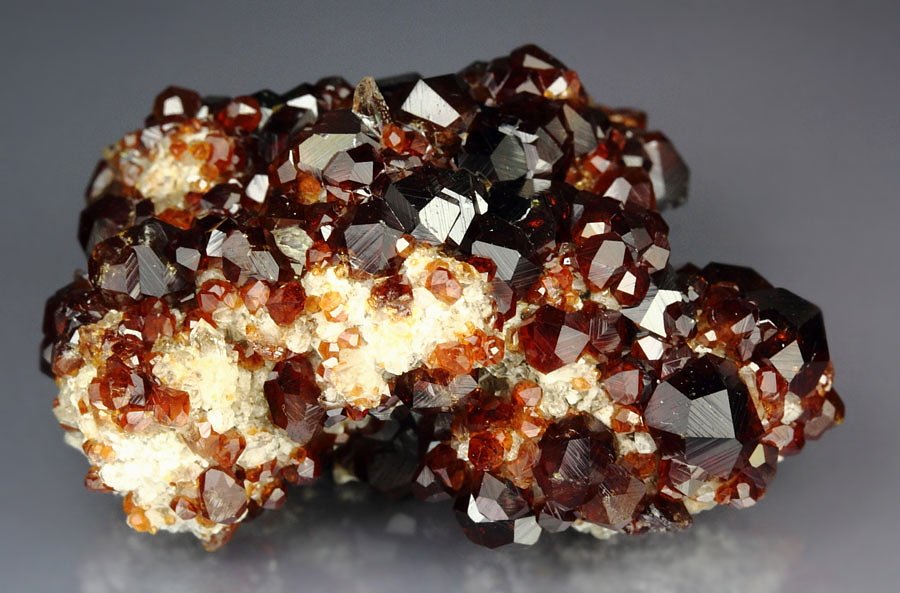 gem GARNET var. SPESSARTINE