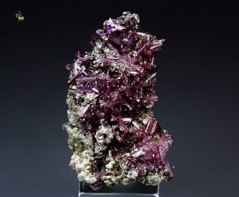 bi-terminated VESUVIANITE var. MANGANOAN, CLINOCHLORE