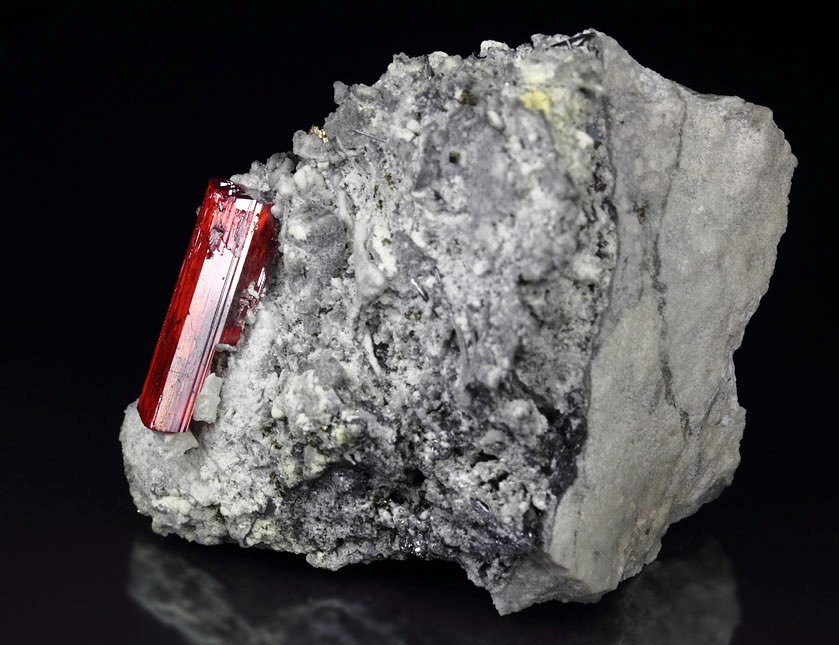 REALGAR, STIBNITE, PYRITE