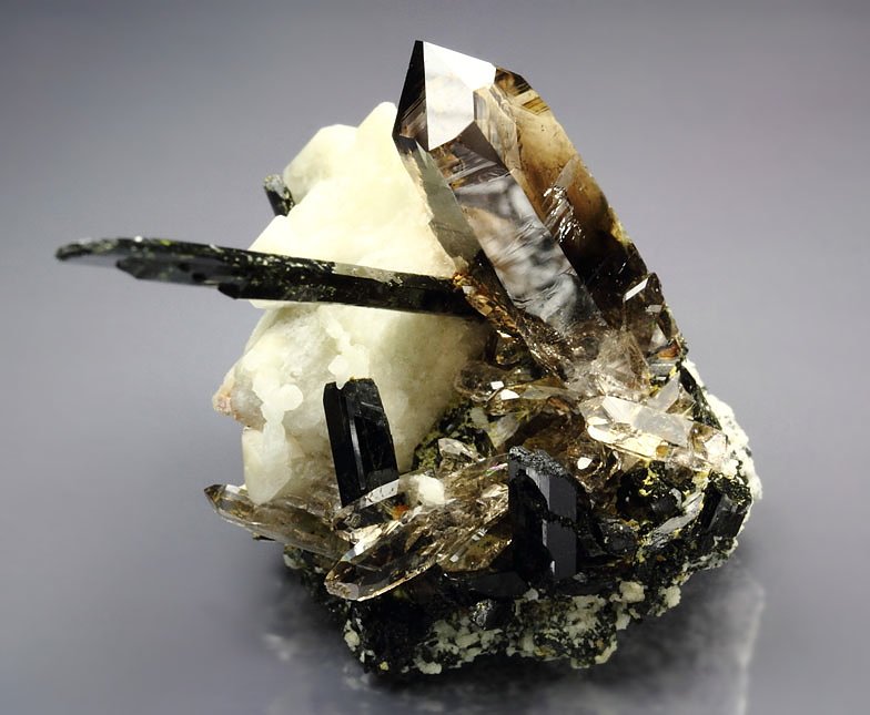 AEGIRINE, QUARTZ var. SMOKY, MICROCLINE