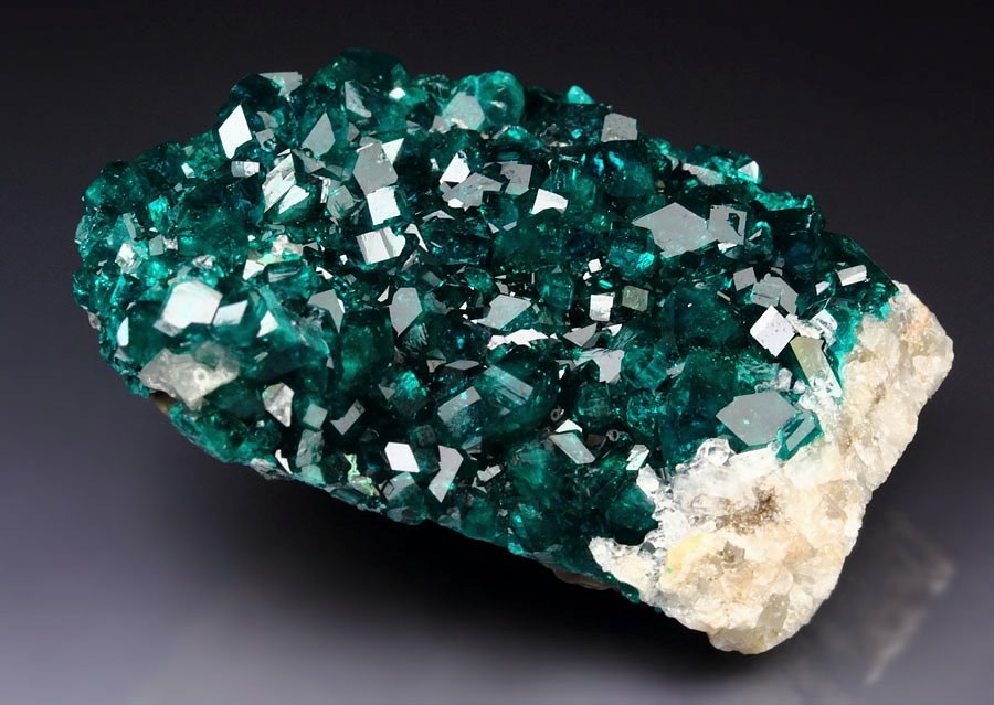 gem DIOPTASE