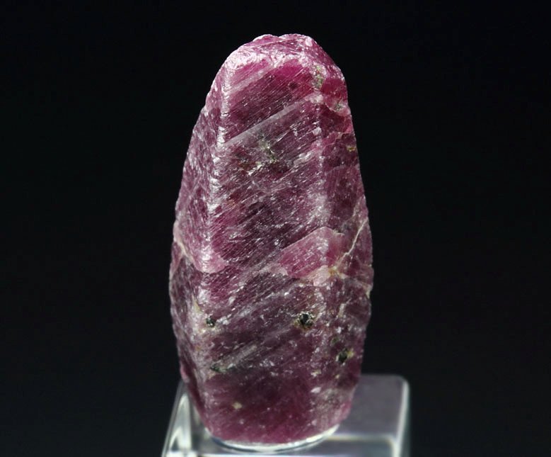 CORUNDUM var. RUBY