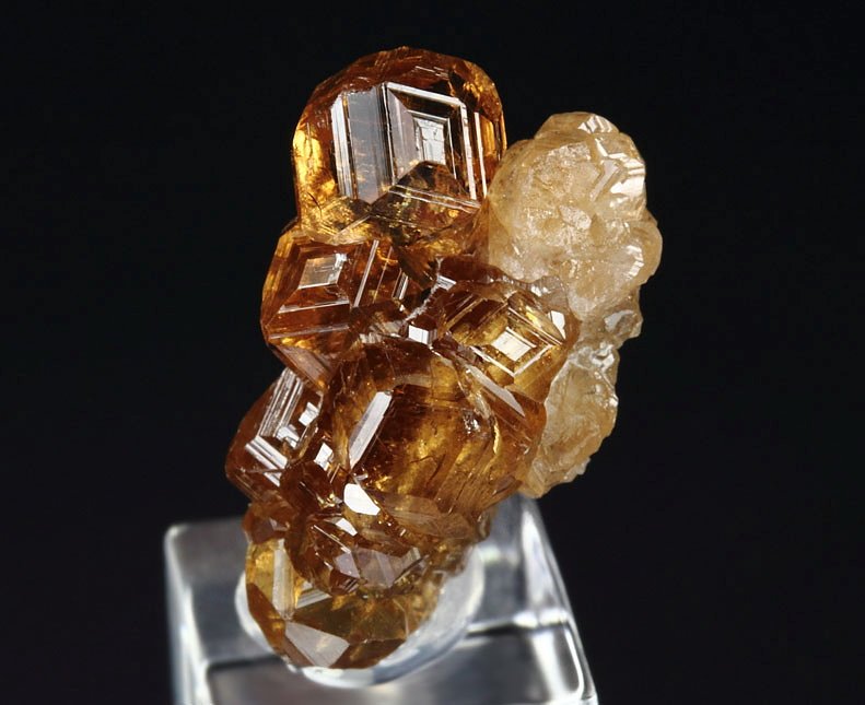 gem GARNET var. GROSSULAR